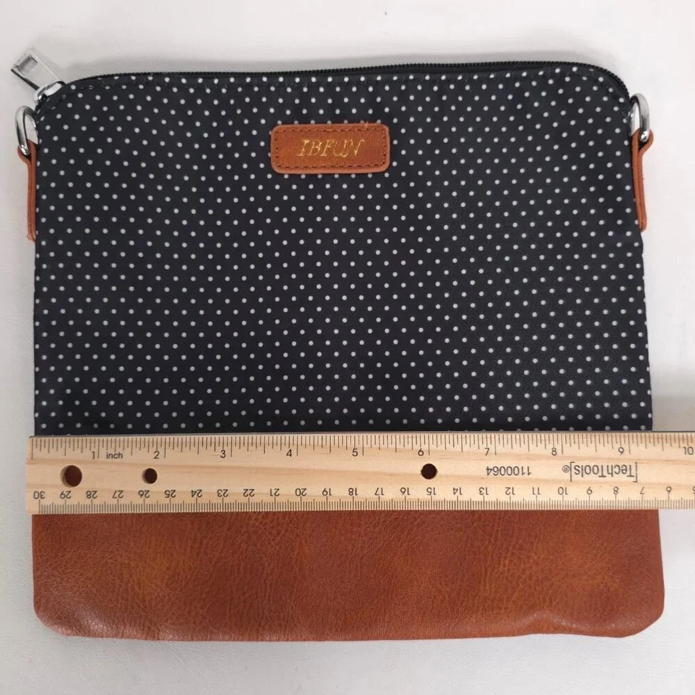 WEEKENDER BAGS 3 pc Shoe Compartment Navy White Polka Dot IBFUN NWOT‎